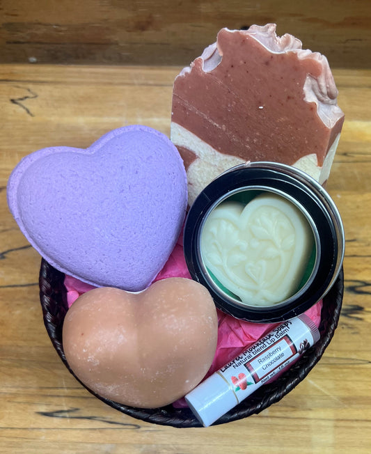 Queen of Hearts Gift Basket